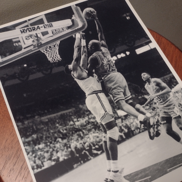 MICHAEL JORDAN DUNKS💥ON EWING  8.5x11 REPRINT 3 POSTER GLOSSY B/W BUNDLE SET!🔥 - Picture 5 of 16